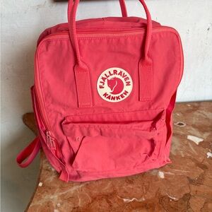 Fjallraven Kanken Kids Backpack in Pink